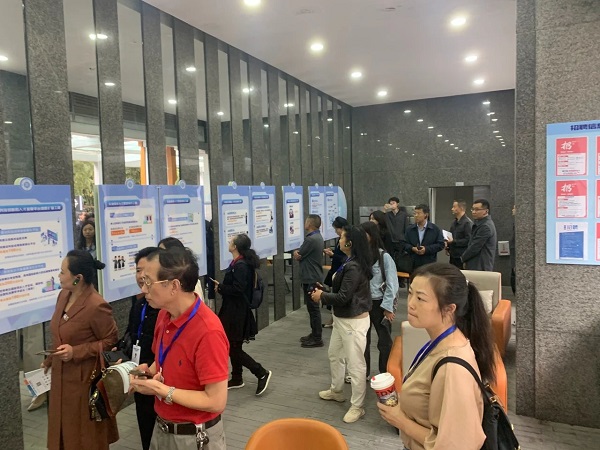 再獲點贊! 成都市委辦公廳、市政府辦公廳和市人社局相關(guān)領(lǐng)導(dǎo)一行參訪由瑞方人力打造的全市首個就業(yè)小站 第4張